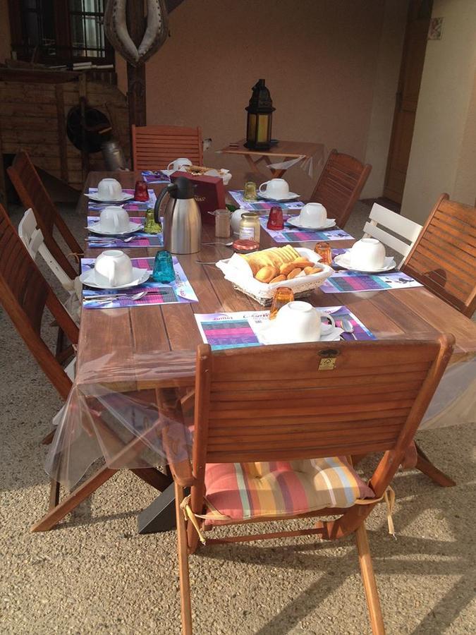 Les Logis Du Breuil Bed & Breakfast Marcheville ภายนอก รูปภาพ